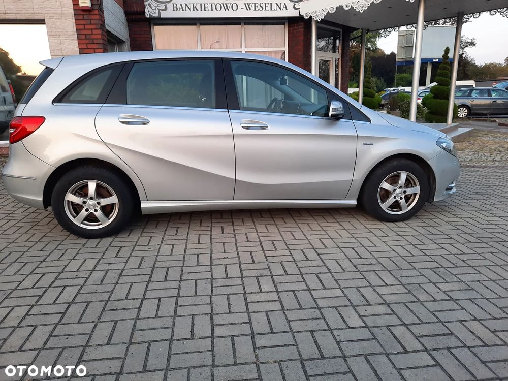 Mercedes-Benz Klasa B 180 (BlueEFFICIENCY) - 5