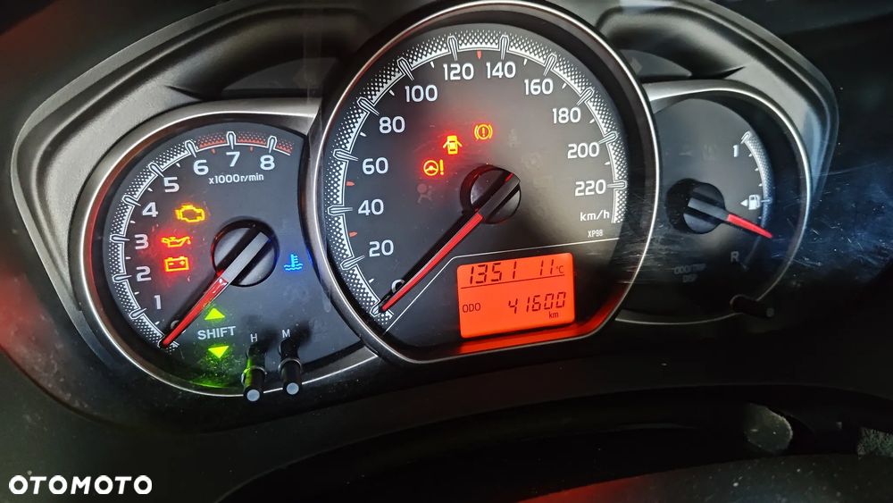 Toyota Yaris 2015 photo 5