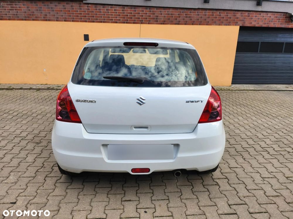 Suzuki Swift 1.3 Limited 25 - 8