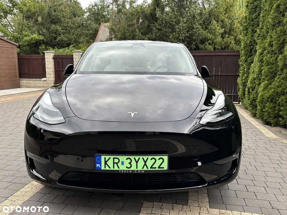 Tesla Model Y - 3