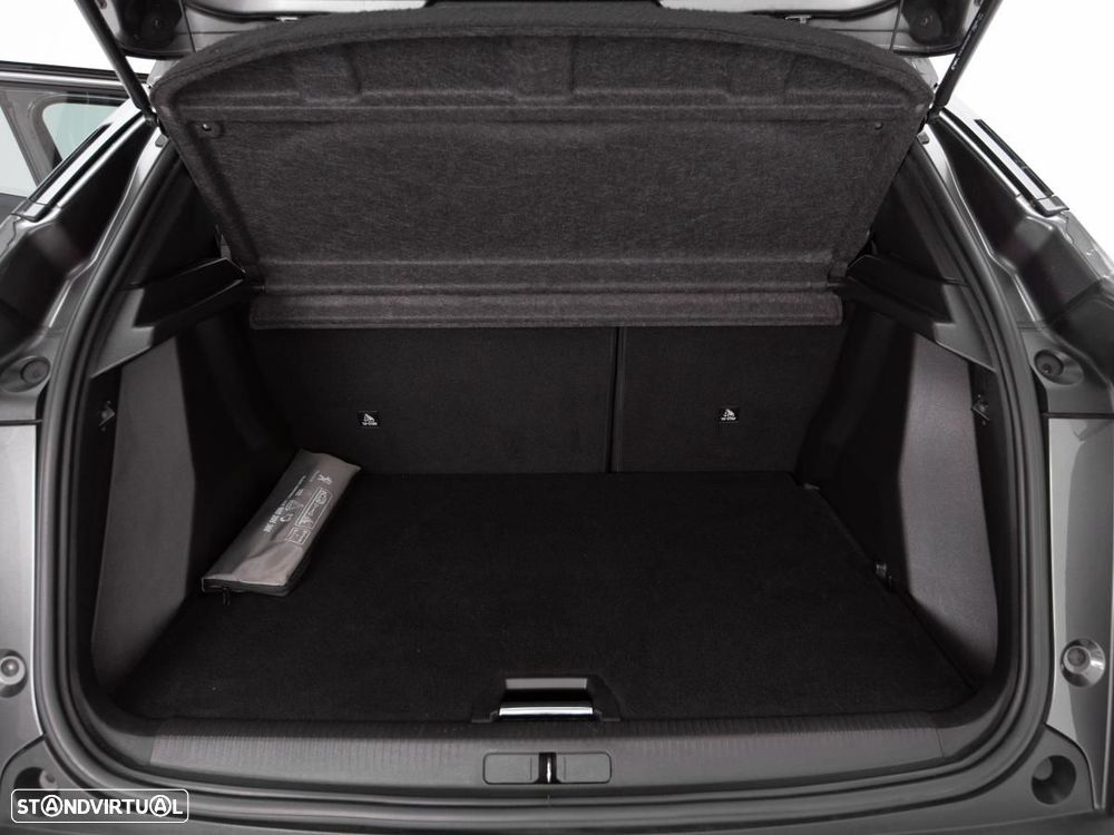 Peugeot 2008 1.5 BlueHDi Allure EAT8 - 12