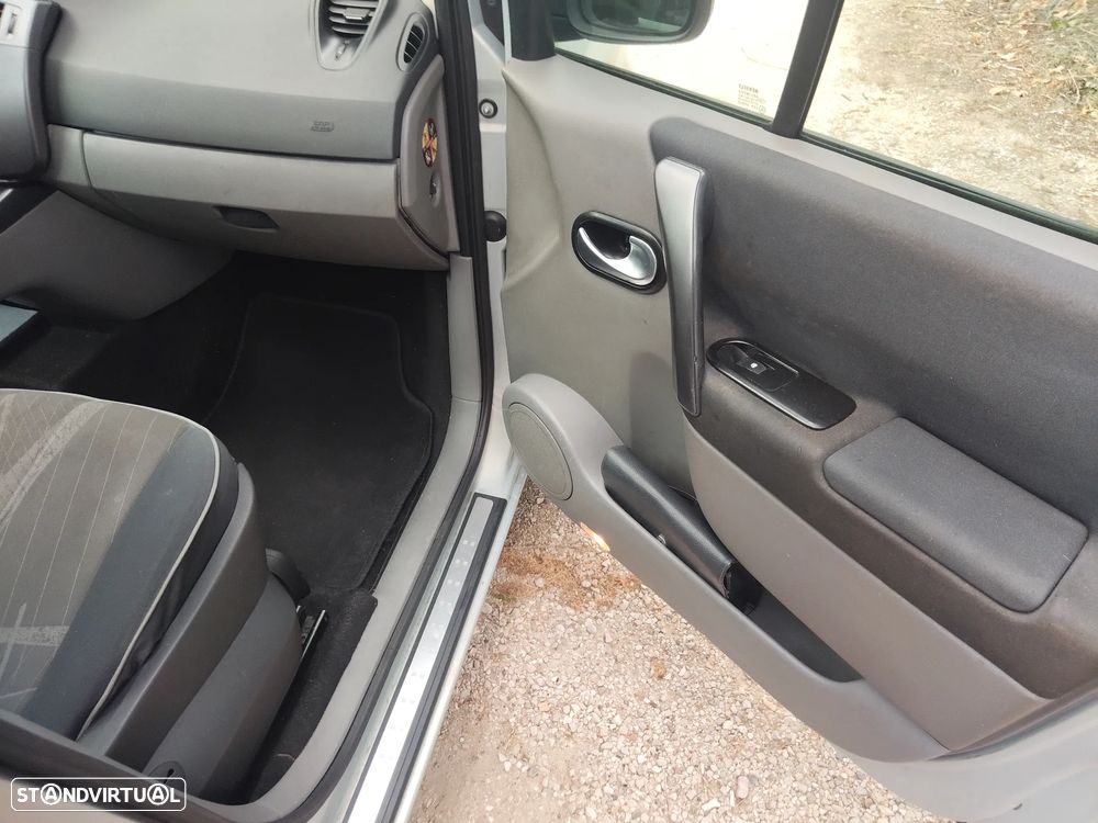Renault Scénic 1.5 dCi Confort Dynamique - 8