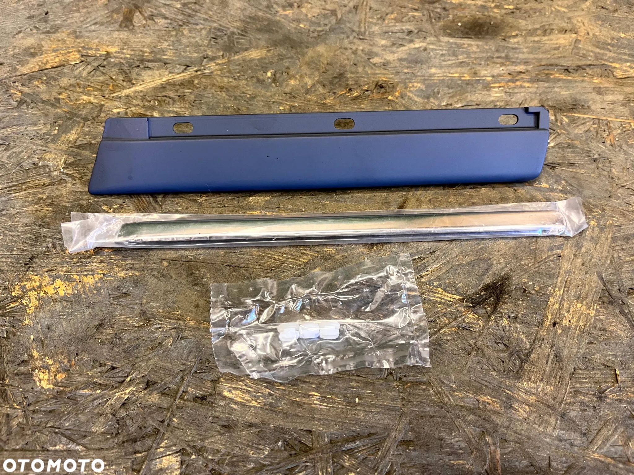 BMW E39 LIFT LISTWA BŁOTNIKA PRAWY PRZÓD CHROM LINE 7036704 51137036704 - 1