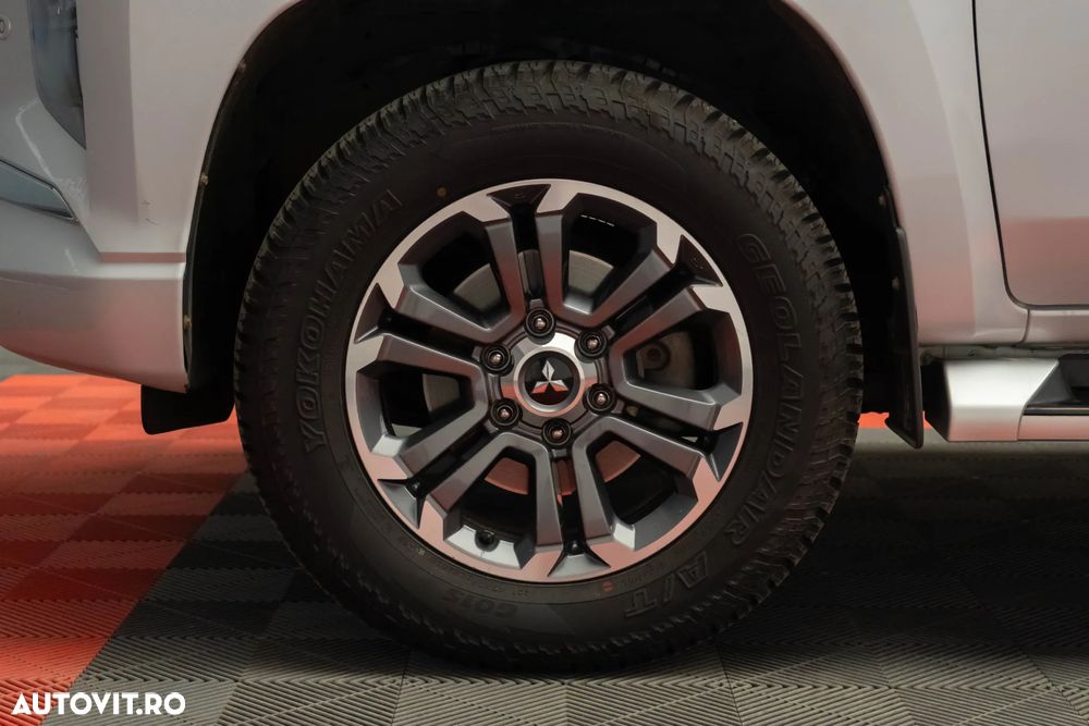 Mitsubishi L200 Double Cab 2.2 DI-D A/T Instyle - 13