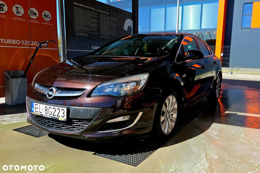 Opel Astra 1.4 T Essentia - 7