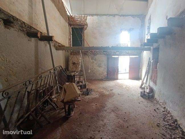 MORADIA T2 PARA REABILITAR ALMALAGUÊS, COIMBRA - Grande imagem: 2/3