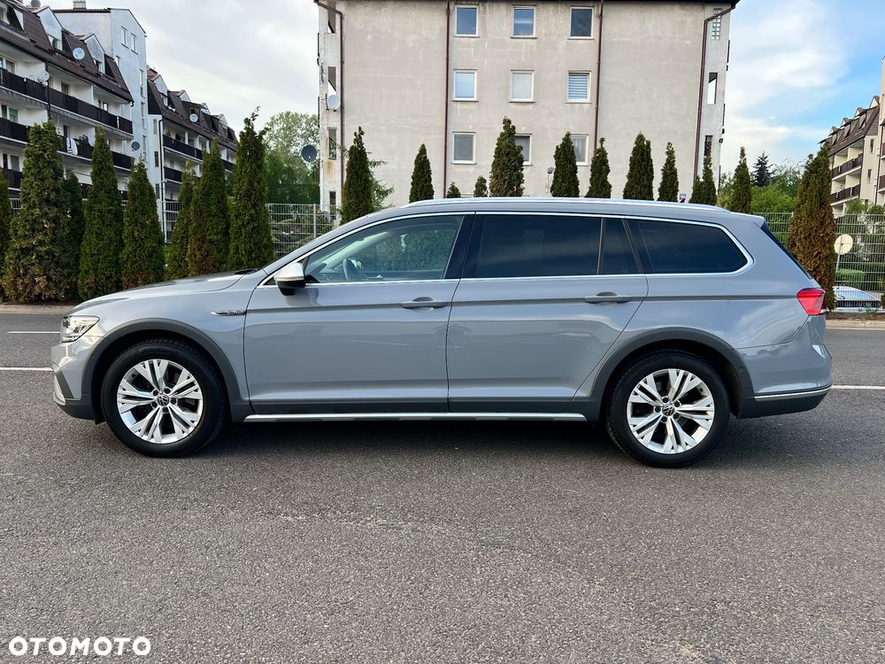 Volkswagen Passat Alltrack 2.0 TDI SCR DSG 4Motion - 3
