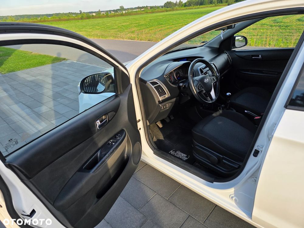 Hyundai i20 - 11