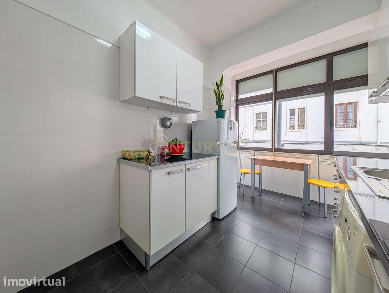 Apartamento T1  1ª andar - Grande imagem: 3/22