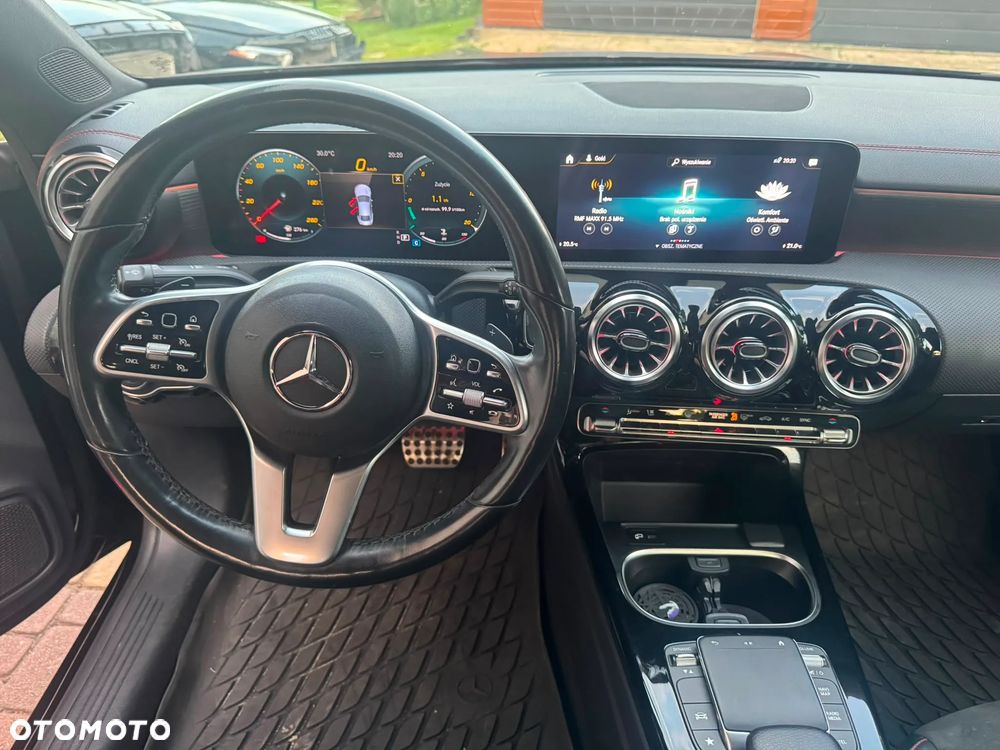 Mercedes-Benz CLA 250 4Matic 7G-DCT AMG Line - 9