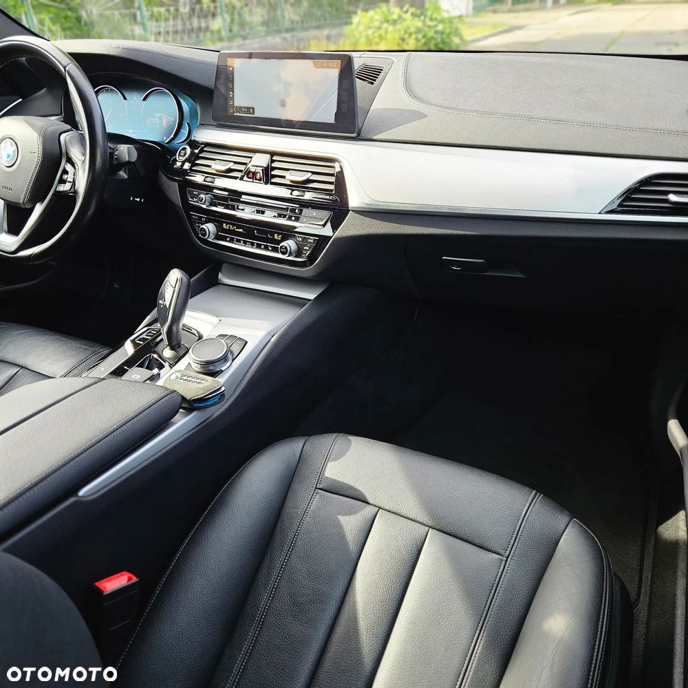 BMW Seria 5 520i M Sport sport - 19