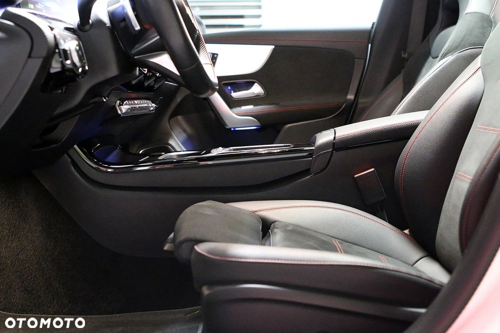 Mercedes-Benz CLA 250 4Matic 7G-DCT AMG Line - 18
