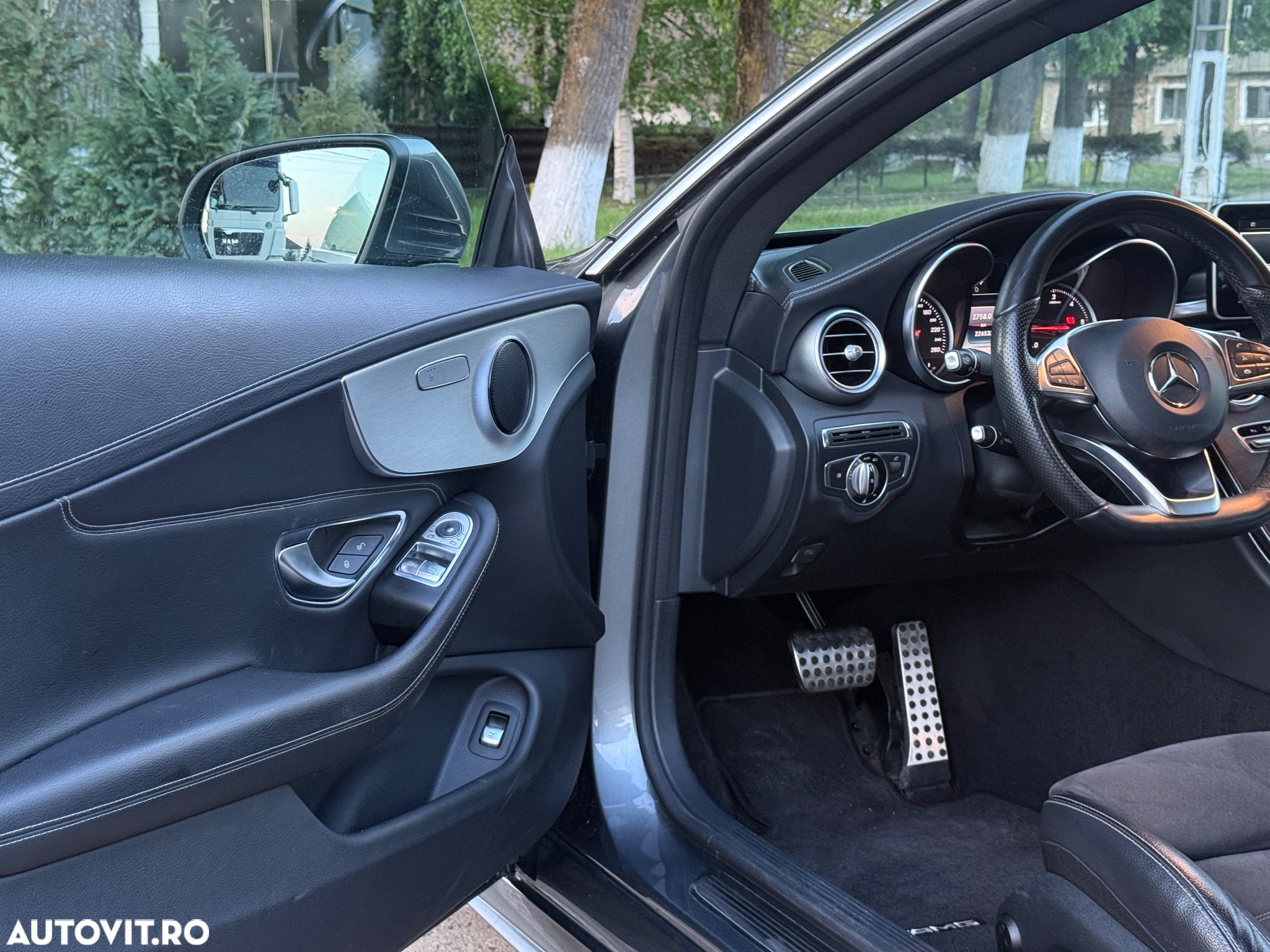Mercedes-Benz C 220 d Coupe 9G-TRONIC AMG Line - 17