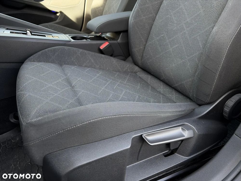 Volkswagen Golf VIII 1.5 eTSI EVO Life DSG - 20