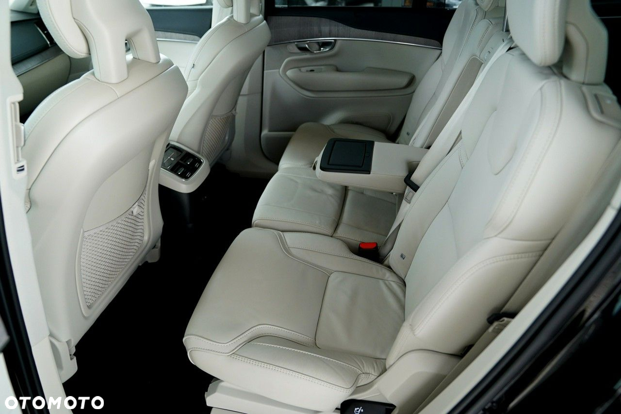 Volvo XC 90 - 26