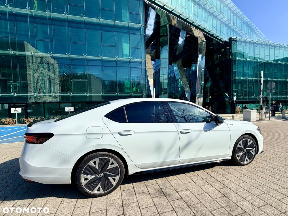 Skoda Superb 2.0 TDI SCR 4x4 Sportline DSG - 4