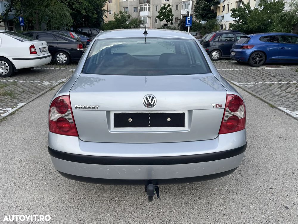 Volkswagen Passat 1.9 TDI Highline - 10