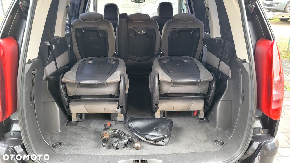 Peugeot 807 HDi 135 Family - 17