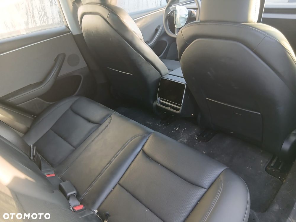 Tesla Model 3 RWD - 21