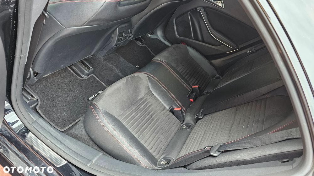 Mercedes-Benz CLA 200 d 4Matic 7G-DCT AMG Line - 26