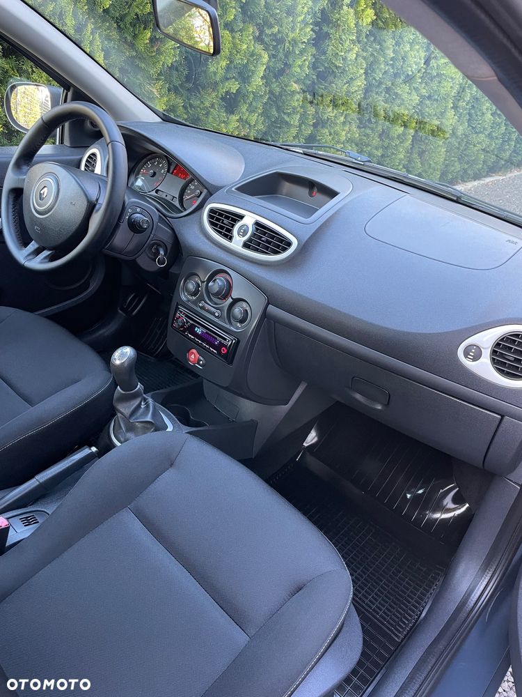 Renault Clio 1.2 16V Alize - 8