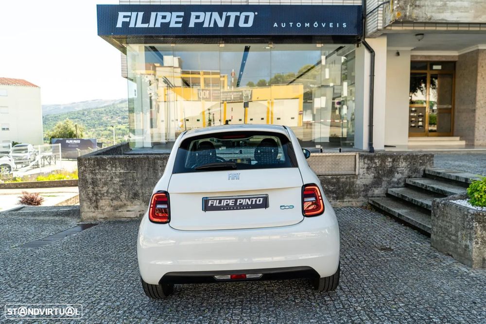 Fiat 500e 3 + 1 42 kWh - 6