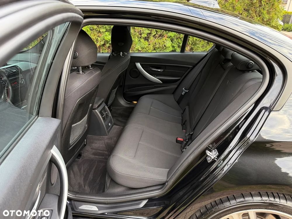BMW Seria 3 318d Blue Performance Sport Line - 22