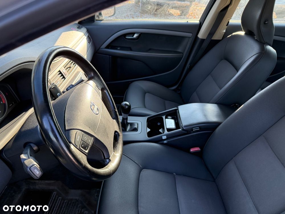 Volvo V70 2.0 Momentum - 16