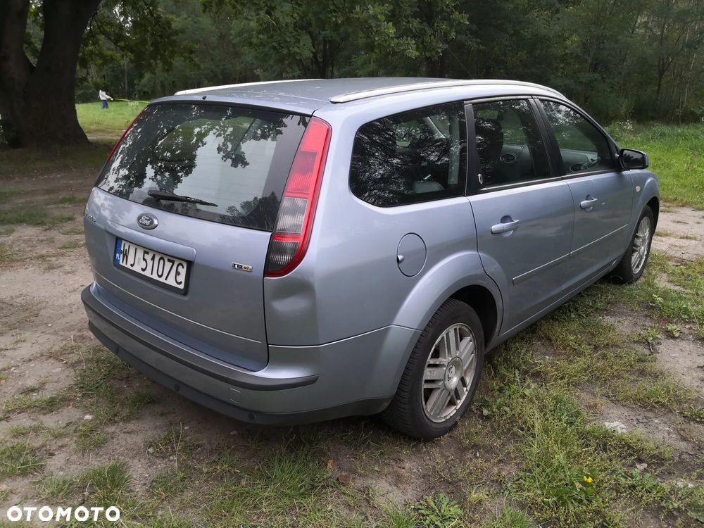 Ford Focus 1.6 TDCi DPF Ghia - 5
