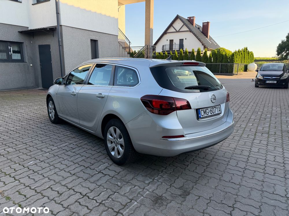 Opel Astra 1.4 T Cosmo - 14
