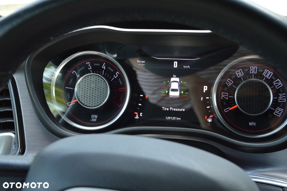 Dodge Challenger - 13