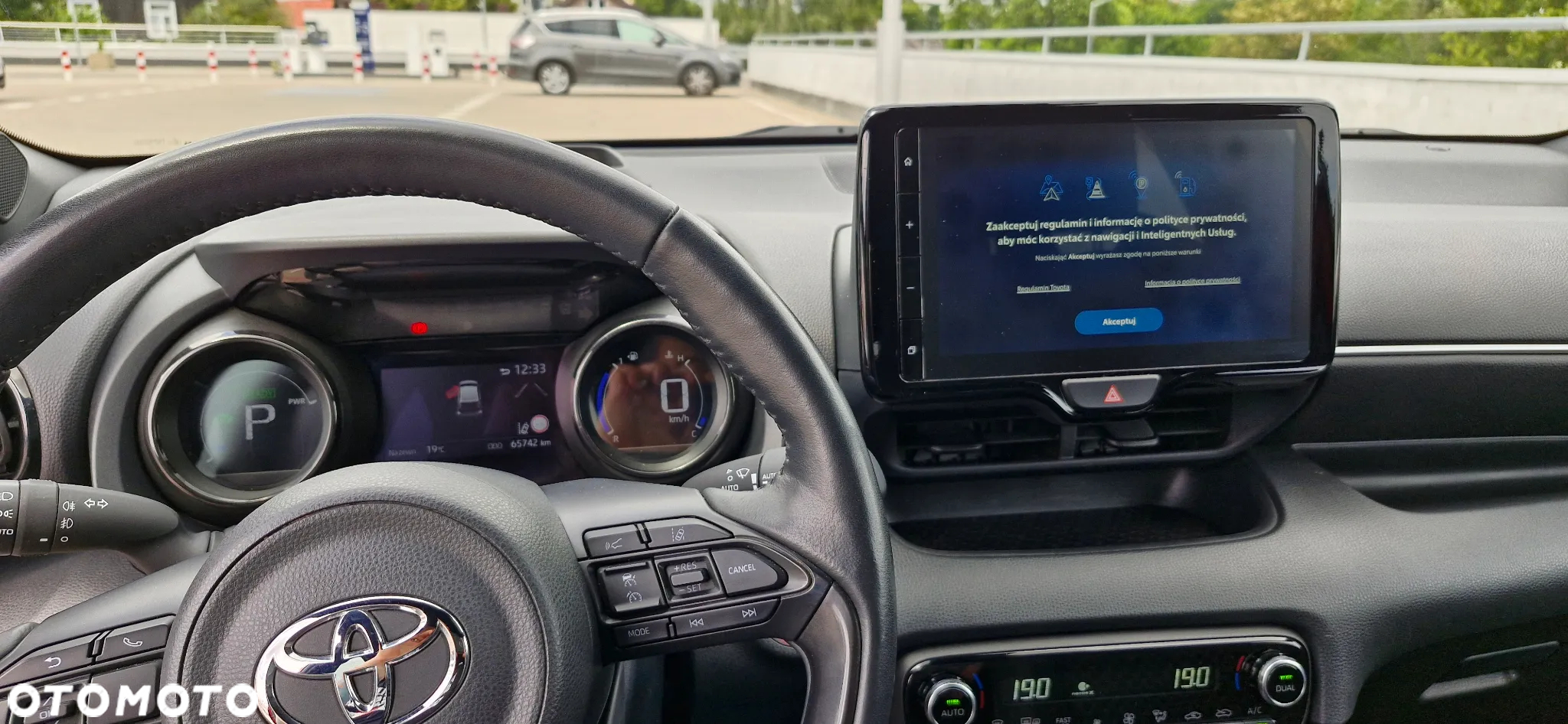 Toyota Yaris Hybrid 1.5 Style - 13