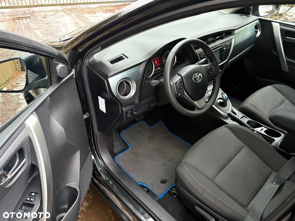Toyota Auris - 13