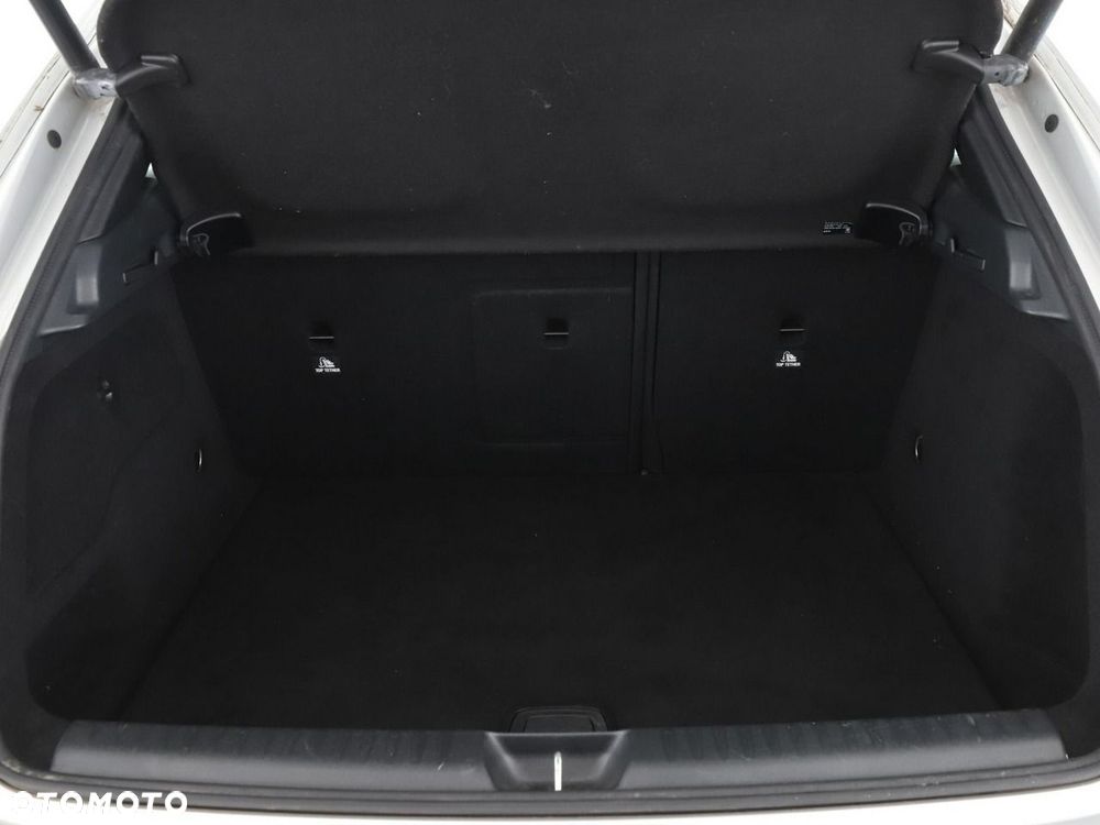Mercedes-Benz GLA 200 7G-DCT - 21