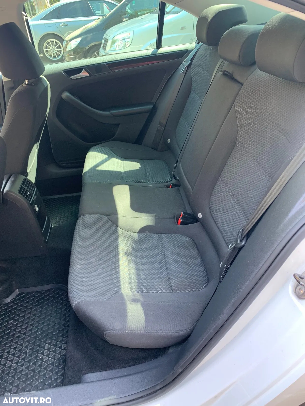 Volkswagen Jetta 1.2 TSI Comfortline - 11