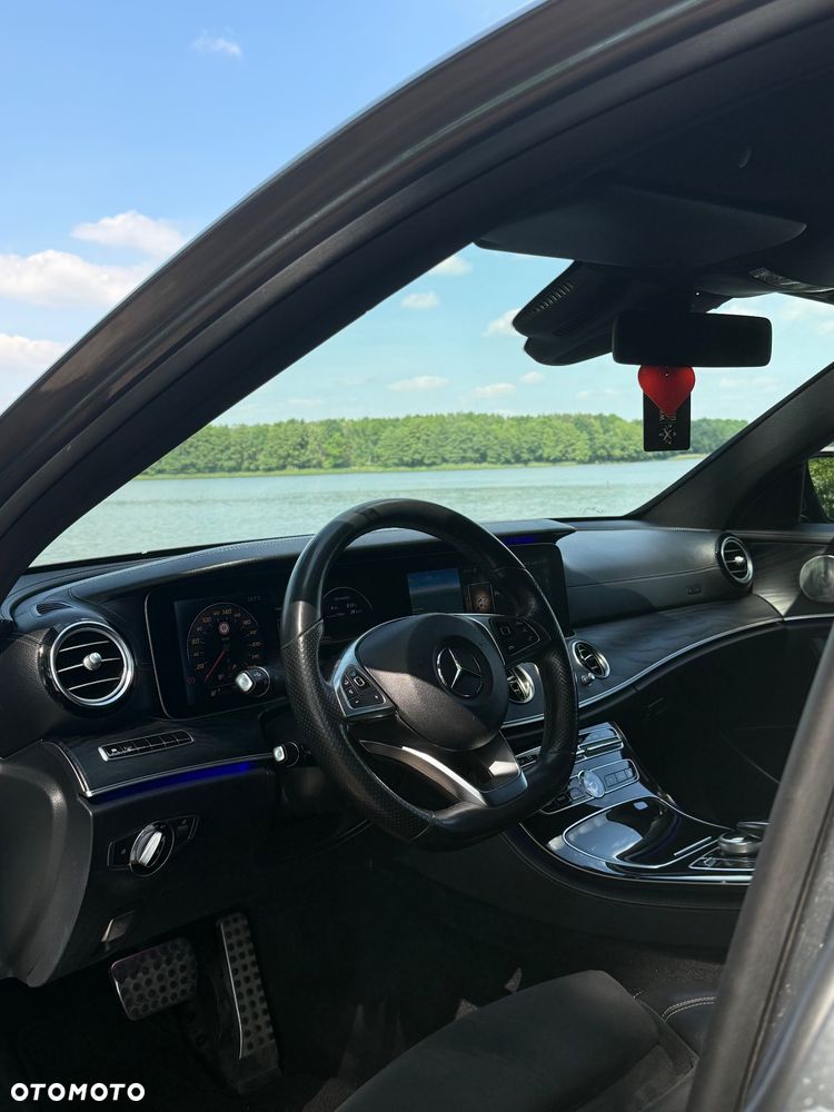 Mercedes-Benz Klasa E 220 d 9G-TRONIC - 17