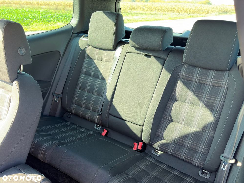 Volkswagen Golf 2.0 TDI DPF GTD - 4