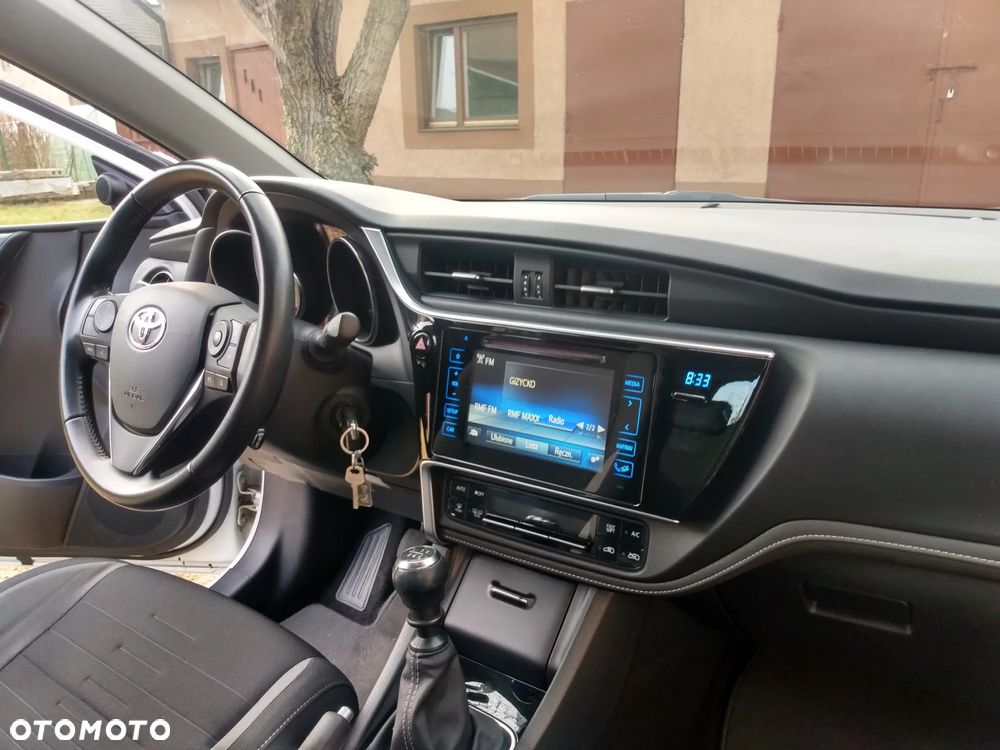 Toyota Auris 1.6 Premium - 7