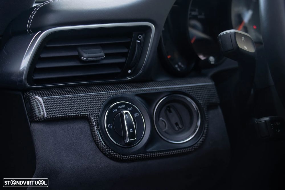 Porsche 911 (991) Carrera 4 GTS PDK - 39