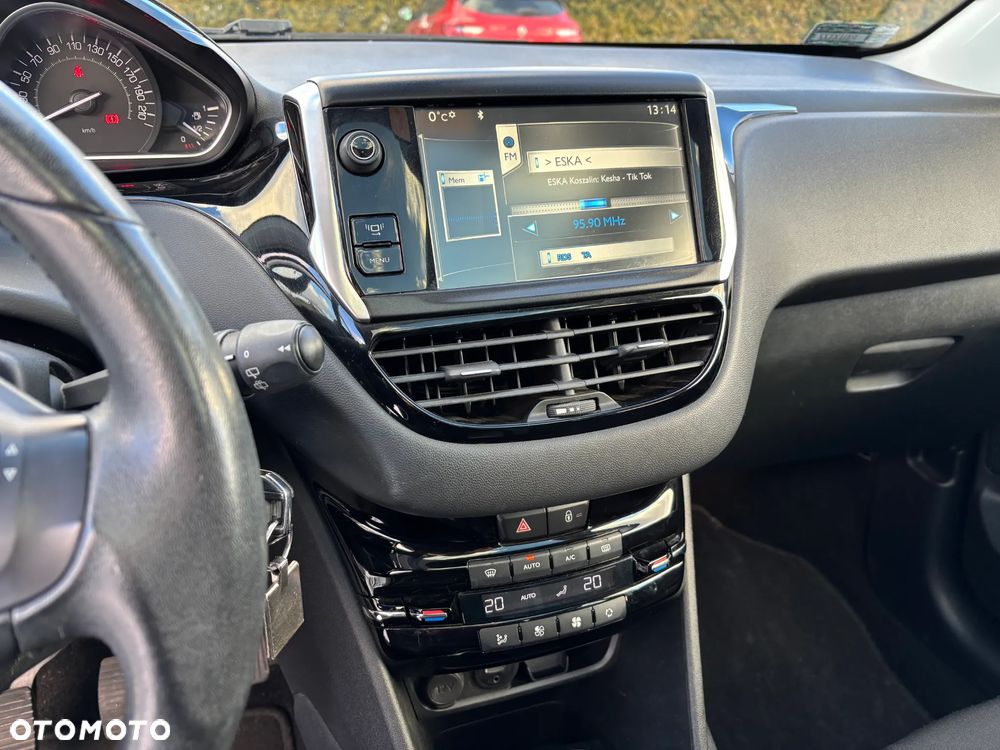 Peugeot 208 1.2 PureTech Allure - 15