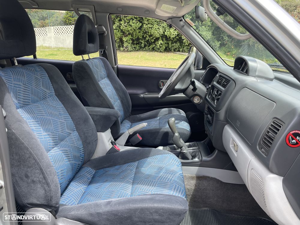 Mitsubishi Pajero Sport 2.5 TD GLS - 13