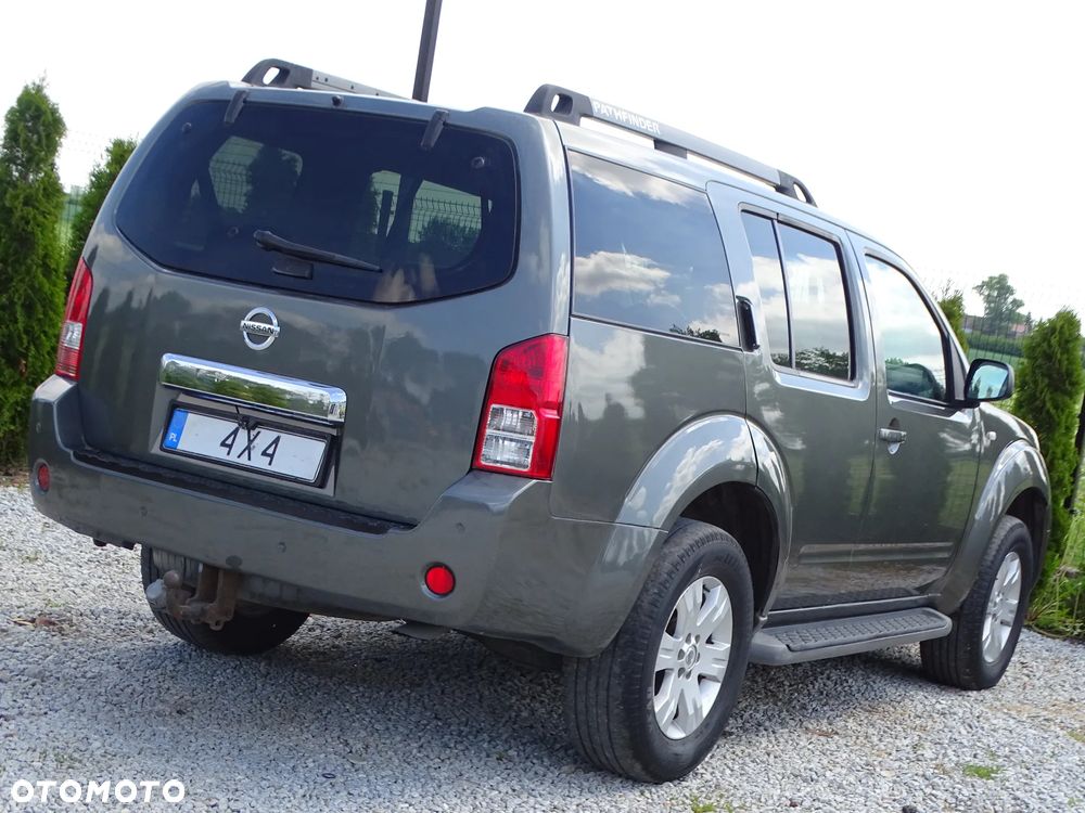 Nissan Pathfinder 2.5 DCi Elegance + - 8
