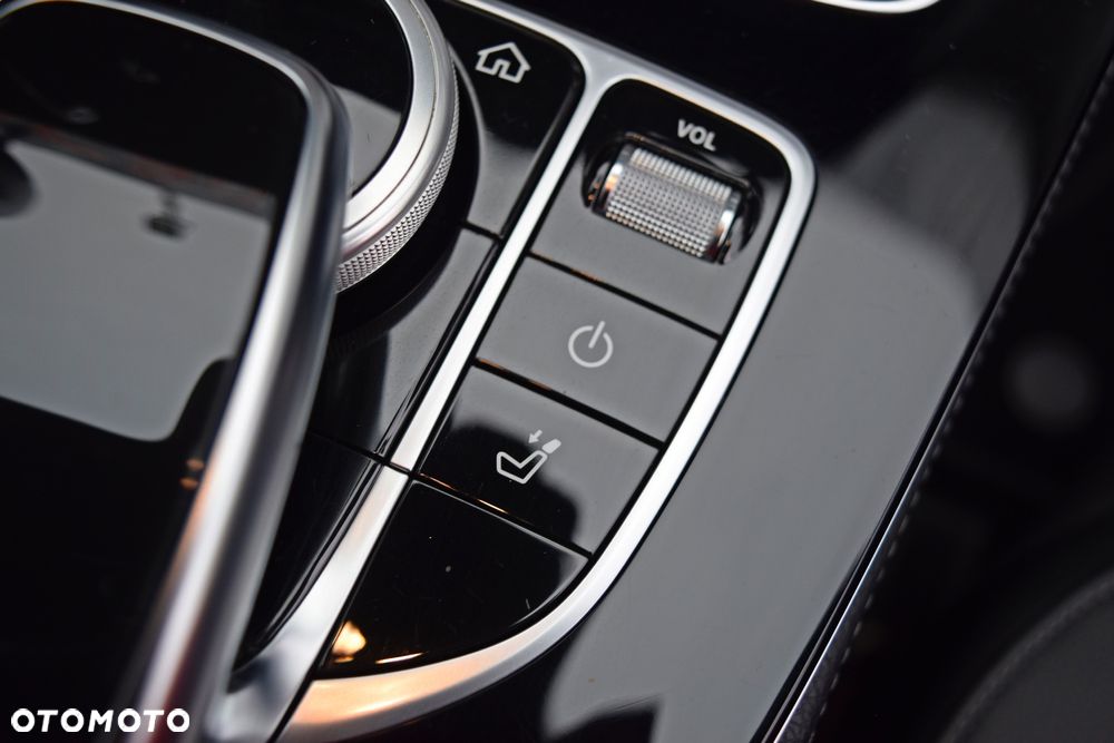 Mercedes-Benz Klasa E 200 9G-TRONIC Avantgarde - 19