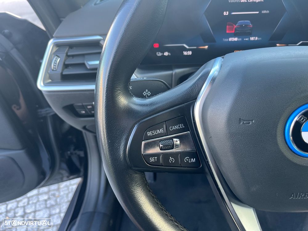 BMW i4 eDrive40 - 25