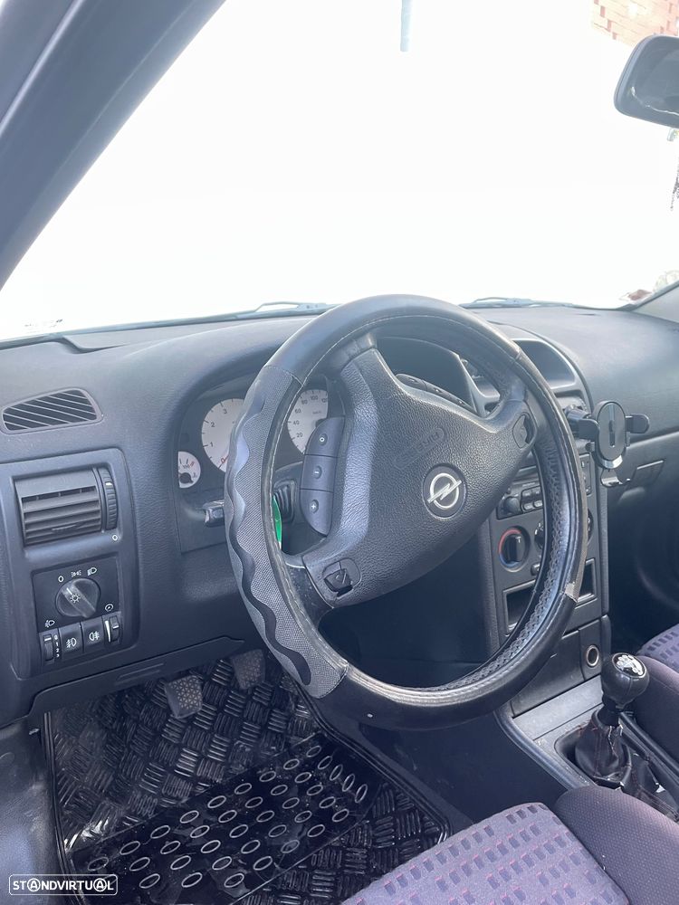 Opel Astra 1.4 Sport - 4