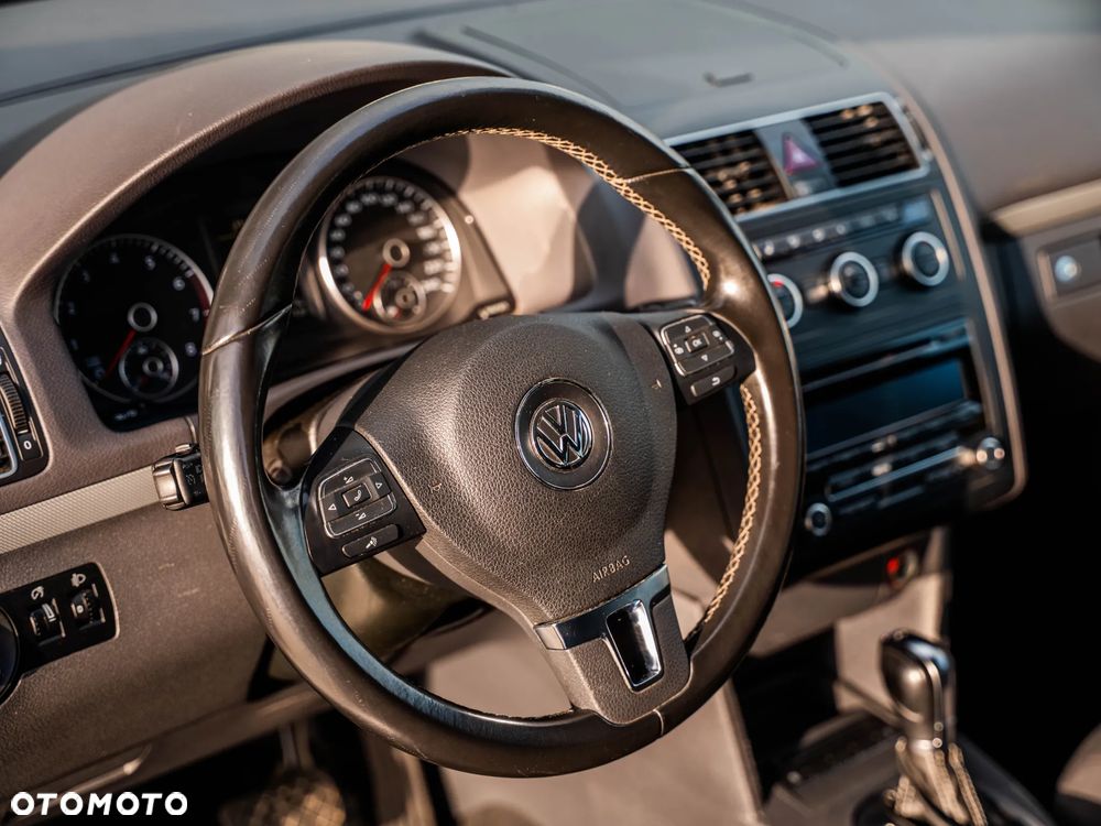 Volkswagen Touran - 26