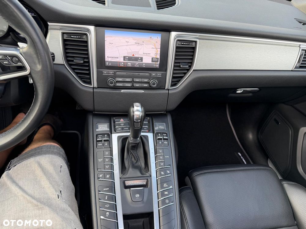 Porsche Macan S - 19