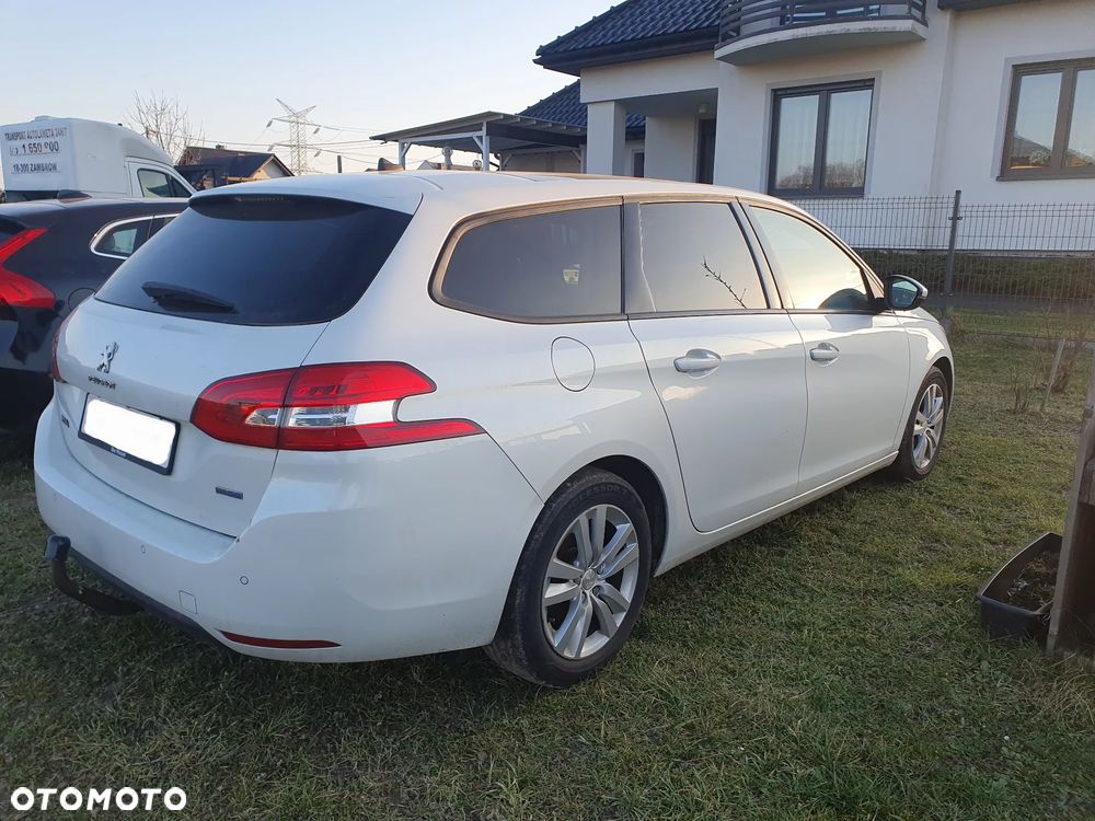 Volkswagen Passat 1.6 TDI BMT Trendline - 3