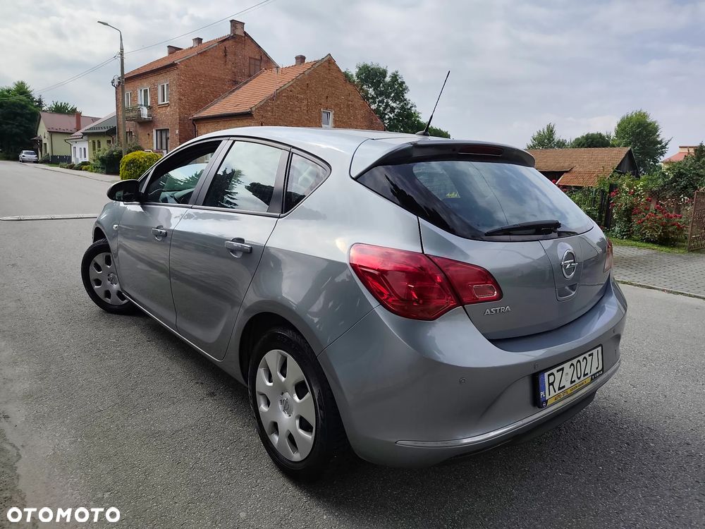 Opel Astra 1.6 Cosmo - 4