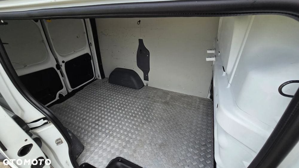 Renault Trafic - 12
